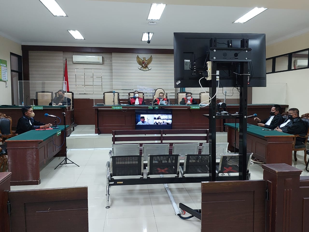 Sidang korupsi Mantan Direktur PDAM Tulungagung, Haryono (Foto / Metro TV)