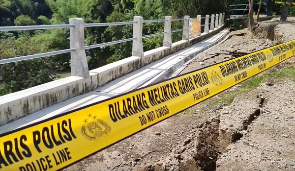 Baru Dibangun, Plengsengan Senilai Rp 26 Miliar di Magetan Ambles
