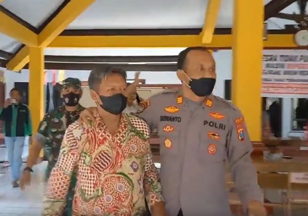 Ditunding Selingkuhi 2 Wanita, Perangkat Desa Digeruduk Warga