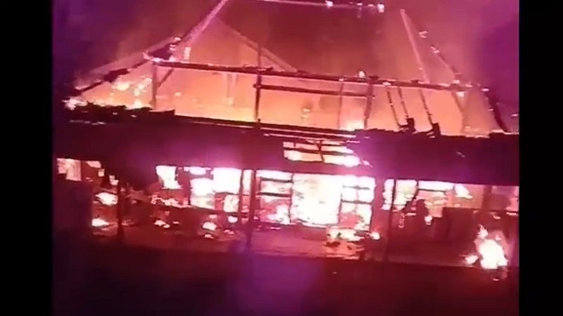 Kondisi rumah di Pacitan ludes dibakar anak pemilik rumah (Foto / Metro TV)