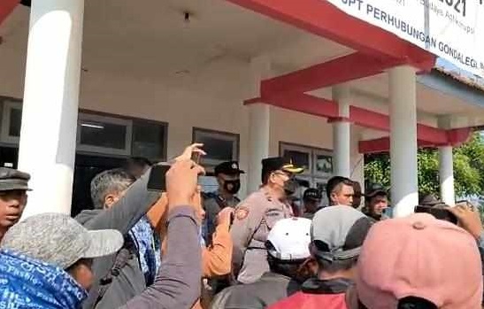 Penutupan Pasar Hewan Gondanglegi Malang Tuai Protes Ratusan Pedagang