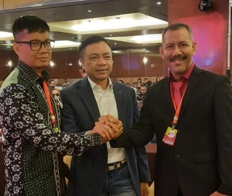  Vice Presiden KAI, Rahmat Santoso, (tengah) bersama para advokat senior/ist