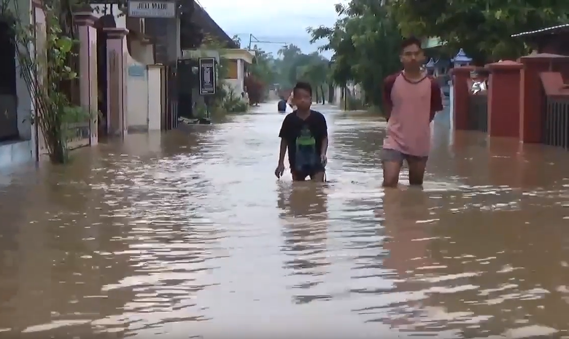 Banjir menerjan Kelurahan Pakunden, Kecamatan Ponorogo/metrotv