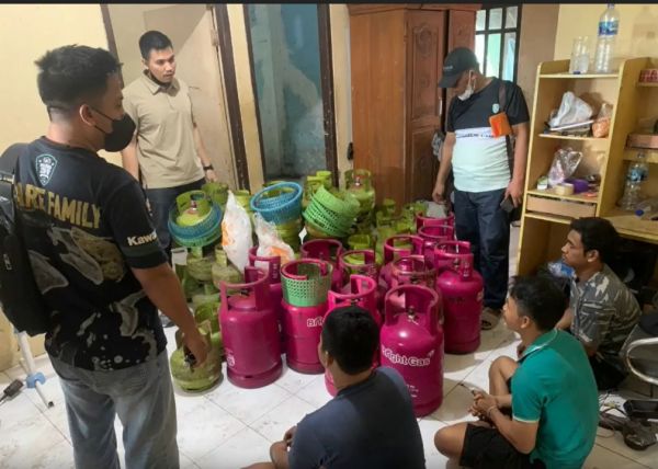 Rumah Produksi Elpiji Oplosan di Gresik Digerebek