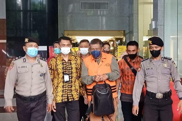 Mantan Walikota Yogyakarta Haryadi Suyuti digelandang KPK (Foto / Metro TV)