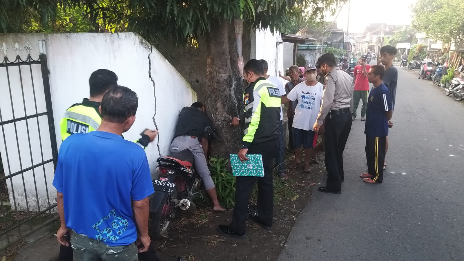 Mabuk, Pemuda Tulungagung Tewas Tabrak Tembok Makam