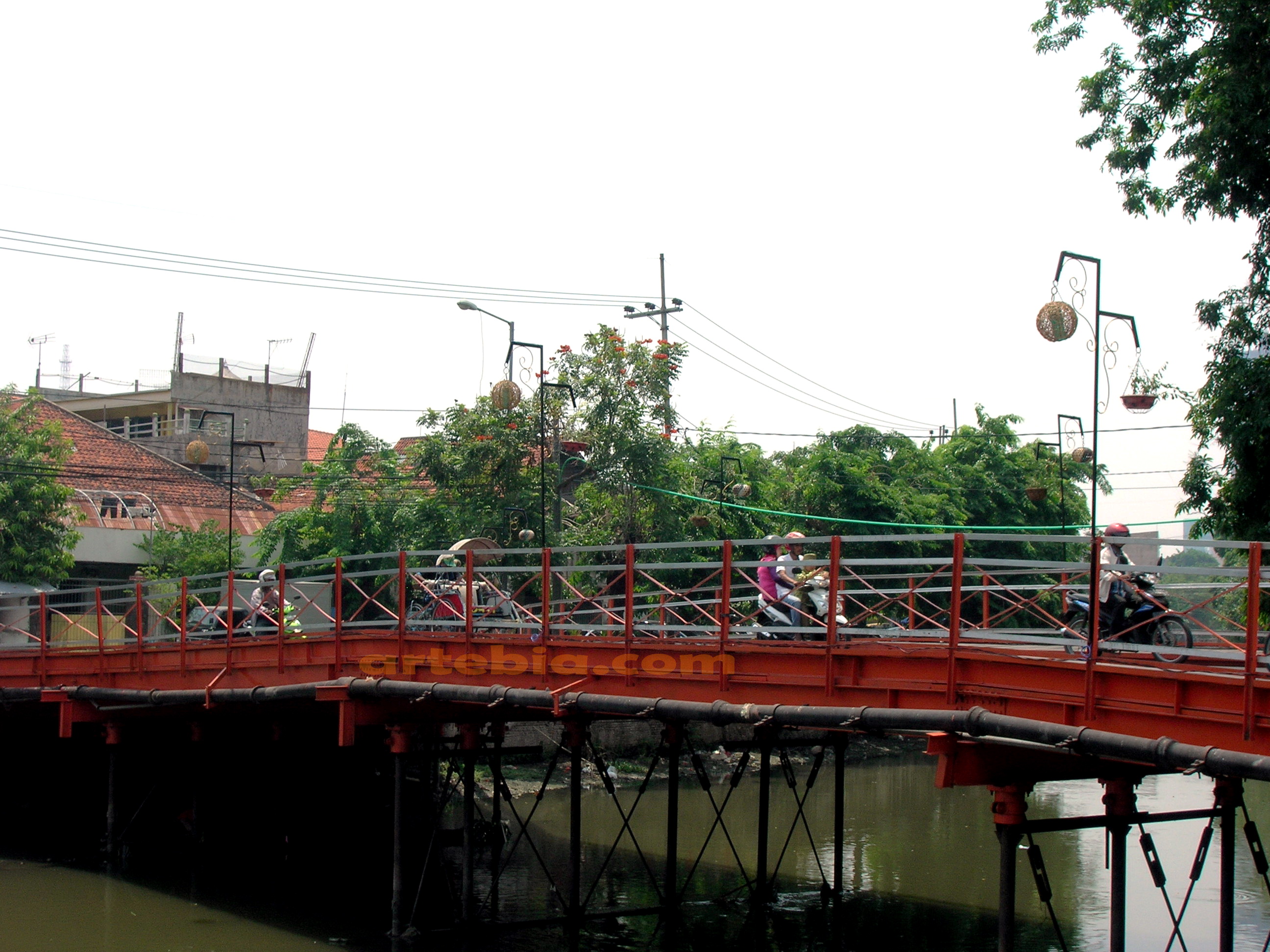 Jembatan Paneleh, Saksi Bisu Cinta Pertama Bung Karno