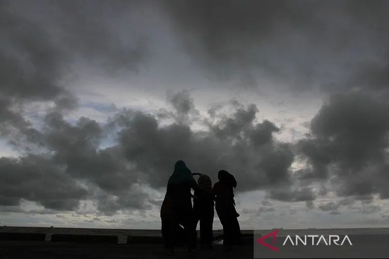 Hari Ini, Hujan Ringan hingga Lebat Berpotensi Guyur Sejumlah Daerah