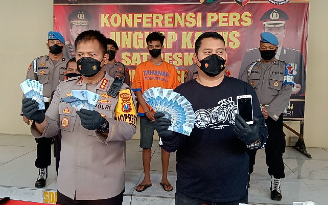 Edarkan Uang Palsu, Warga Tulungagung Tertangkap di Terminal Bungurasih