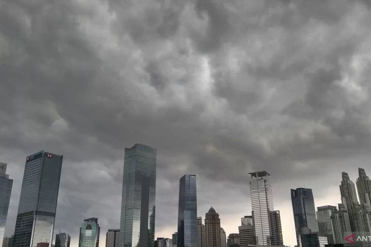 Sejumlah Kota Diprakirakan Hujan Siang hingga Malam Hari Ini