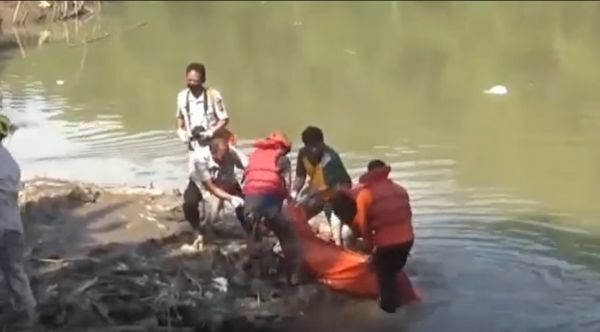 Mayat Pria Bercelana Pendek Mengambang di Bengawan Madiun