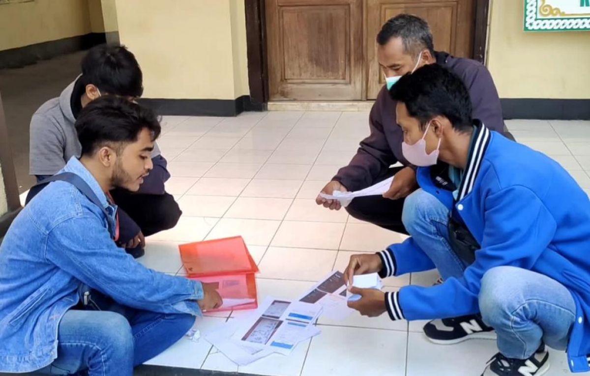 Sejumlah pemuda menjadi korban penipuan agen TKI di Kediri (Foto / Metro TV)