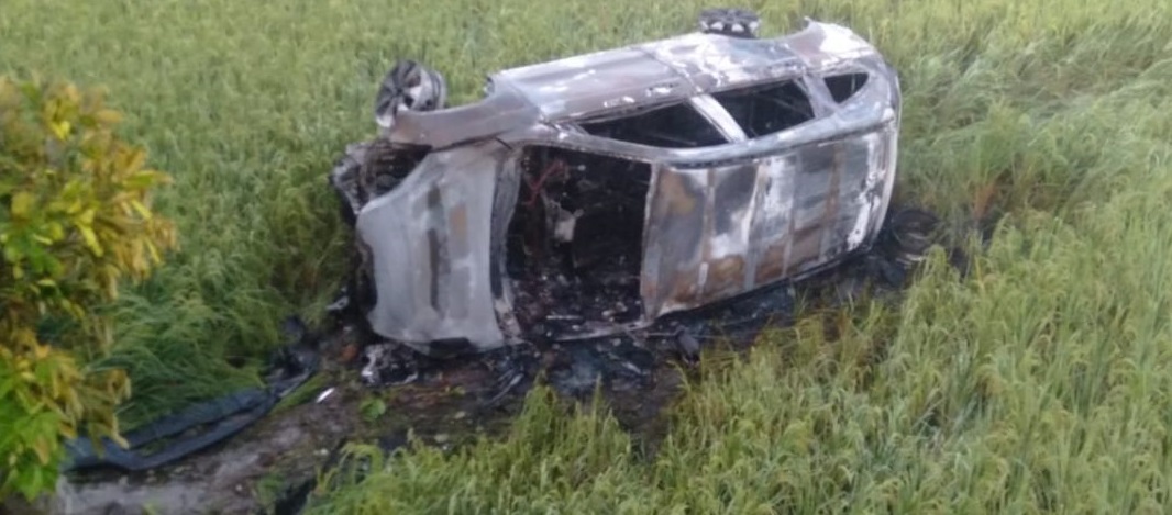 Kondisi mobil CRV yang terbakar usai mengalami kecelakaan (Foto / Istimewa)