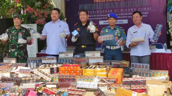 Rokok dan Miras Ilegal Senilai Rp8,7 Miliar Dimusnahkan