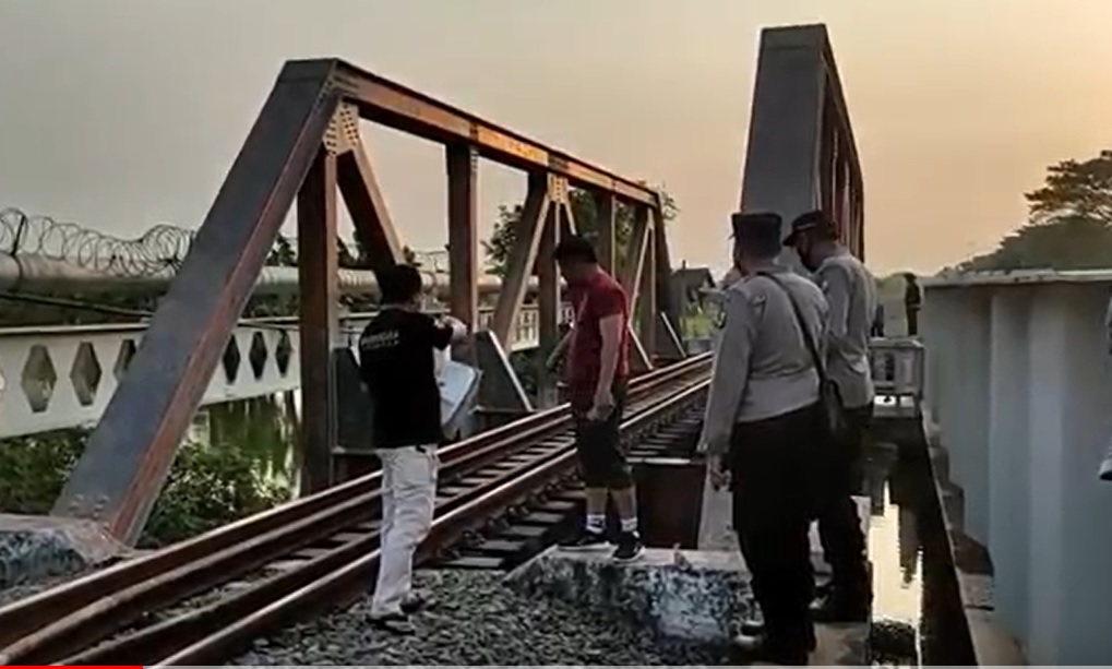Petugas Pengecatan Rel Tewas Disambar Kereta