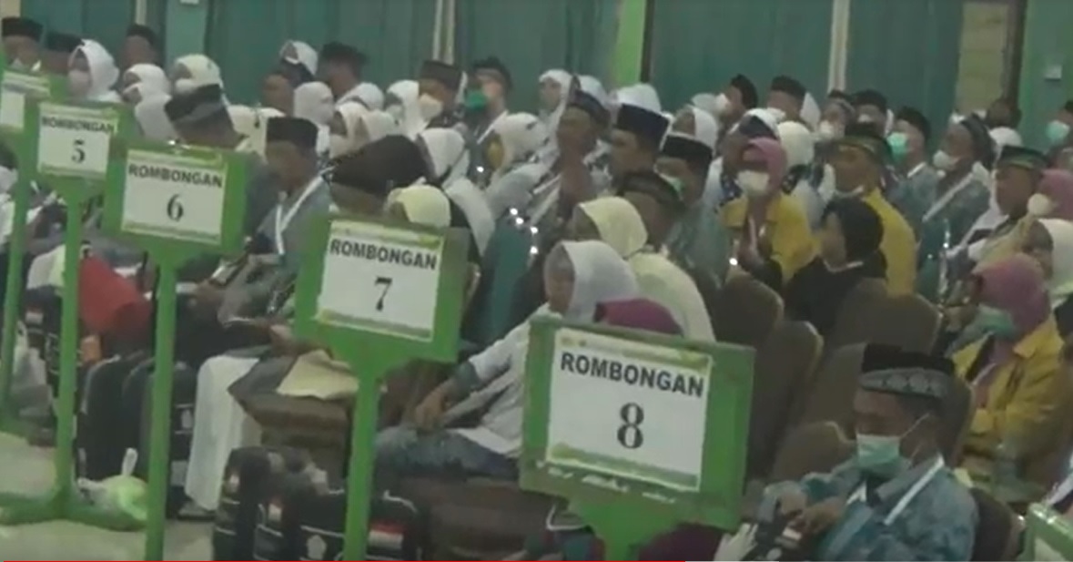 Kloter terakhir jemaah haji Embarkasi Surabaya diberangkatkan, Jumat malam/metrotv
