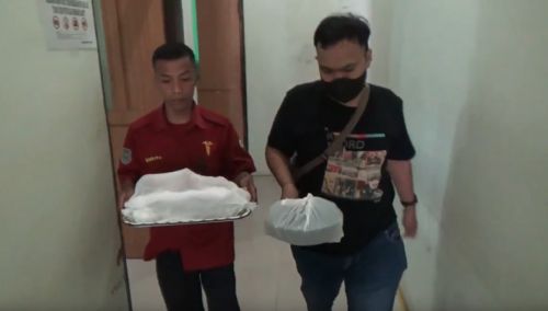Jasad bayi dibawa ke kamar mayat/metrotv