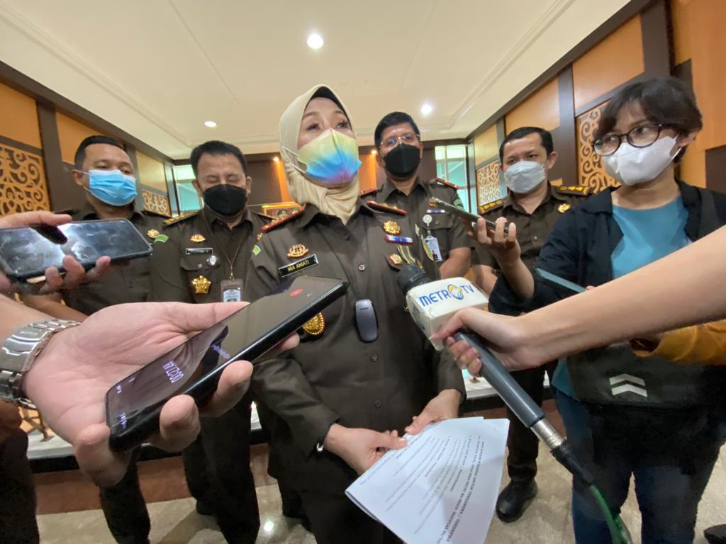 Kepala Kejaksaan Tinggi (Kajati) Jatim, Mia Amiati saat diwawancara sejumlah awak media terkait kasus Mas Bechi (Foto / Metro TV)