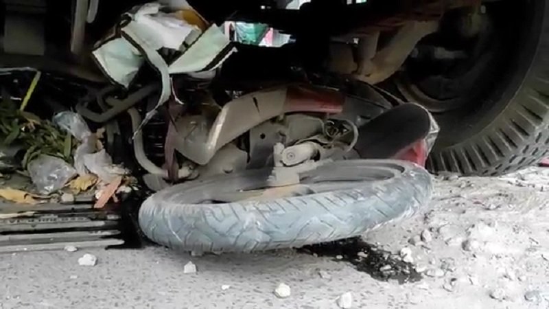 Truk Lindas Pemotor di Surabaya, Balita 7 Bulan Tewas
