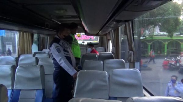 Penumpang Tewas dalam Bus, Terminal Maospati Magetan Geger!