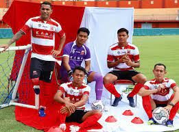 Skuat Madura United saat launching jersey/ist