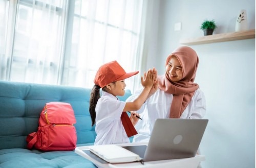 Cara Mempererat Kedekatan Anak dan Orang Tua yang Terpisah Jarak