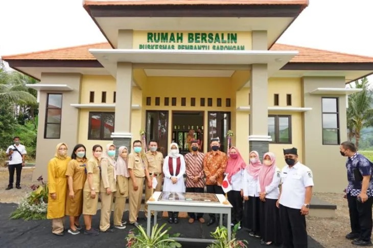 Peresmian Rumah Bersalin di Desa Sarongan