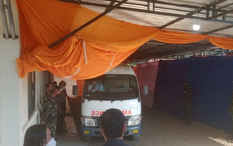 Ambulans yang membawa jenazah Brigadir J (Foto / Metro TV)