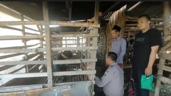Kasihan, ODGJ Dipasung di Kandang Kambing Setelah Rumahnya Terbakar