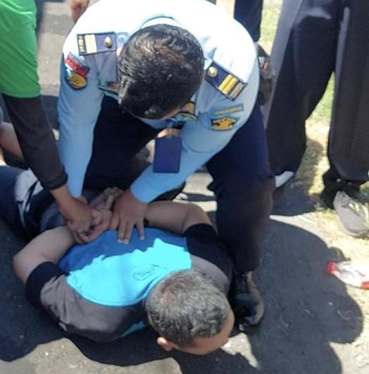 Barta, pelaku penyelundupan sabu ke lapas ditangkap (Foto / Metro TV)