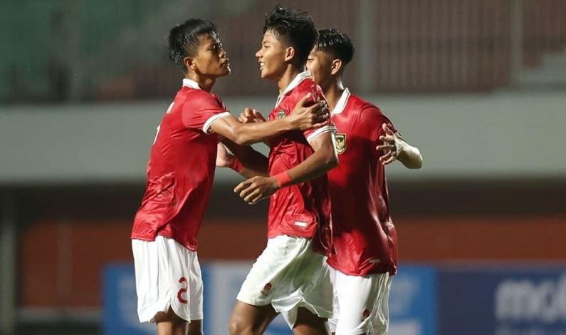 Selebrasi squad Garuda setelah mengalahkan Myanmar di Piala AFF U16 (Foto / Istimewa)