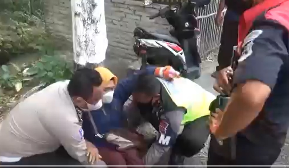 Rem Blong, Bus Pariwisata Tabrak Motor di Jombang