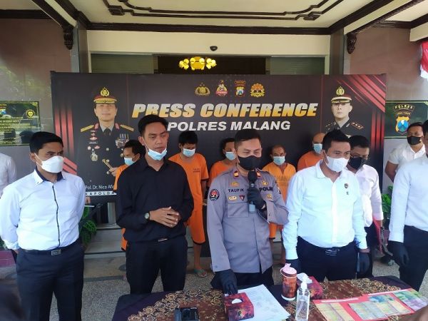 Polres Malang Bekuk 5 Pejudi Togel Online