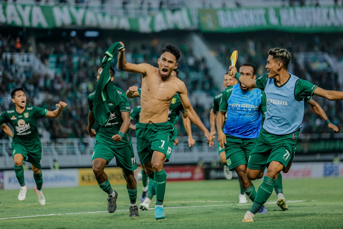 Selebrasi Marselino usai membobol gawang PSIS/persebaya