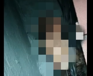 Bayi perempuan yang dibuang ditemukan di saluran air atap rumah/ist
