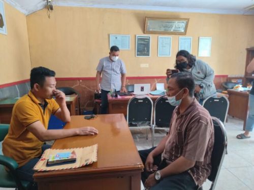 Oknum Wartawan Pasuruan ditangkap usai peras dokter (Foto / Metro TV)