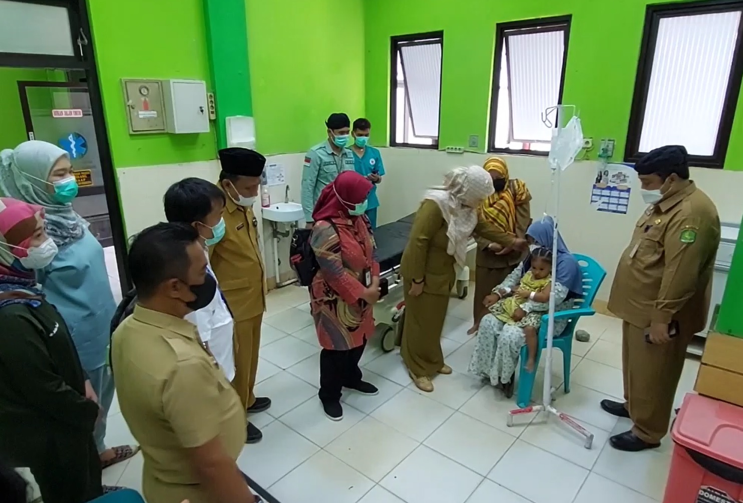 Asyifa menjalani medical check up di RSUD Sumenep/metrotv