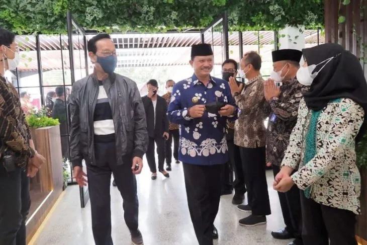 Wali Kota Madiun Maidi bersama jajaran menyambut kunjungan Gubernur Daerah Istimewa Yogyakarta (DIY) Sri Sultan Hamengku Buwono X di Kota Madiun, Jatim, Kamis (1/9/2022). (ANTARA/HO-Diskominfo Kota Madiun)