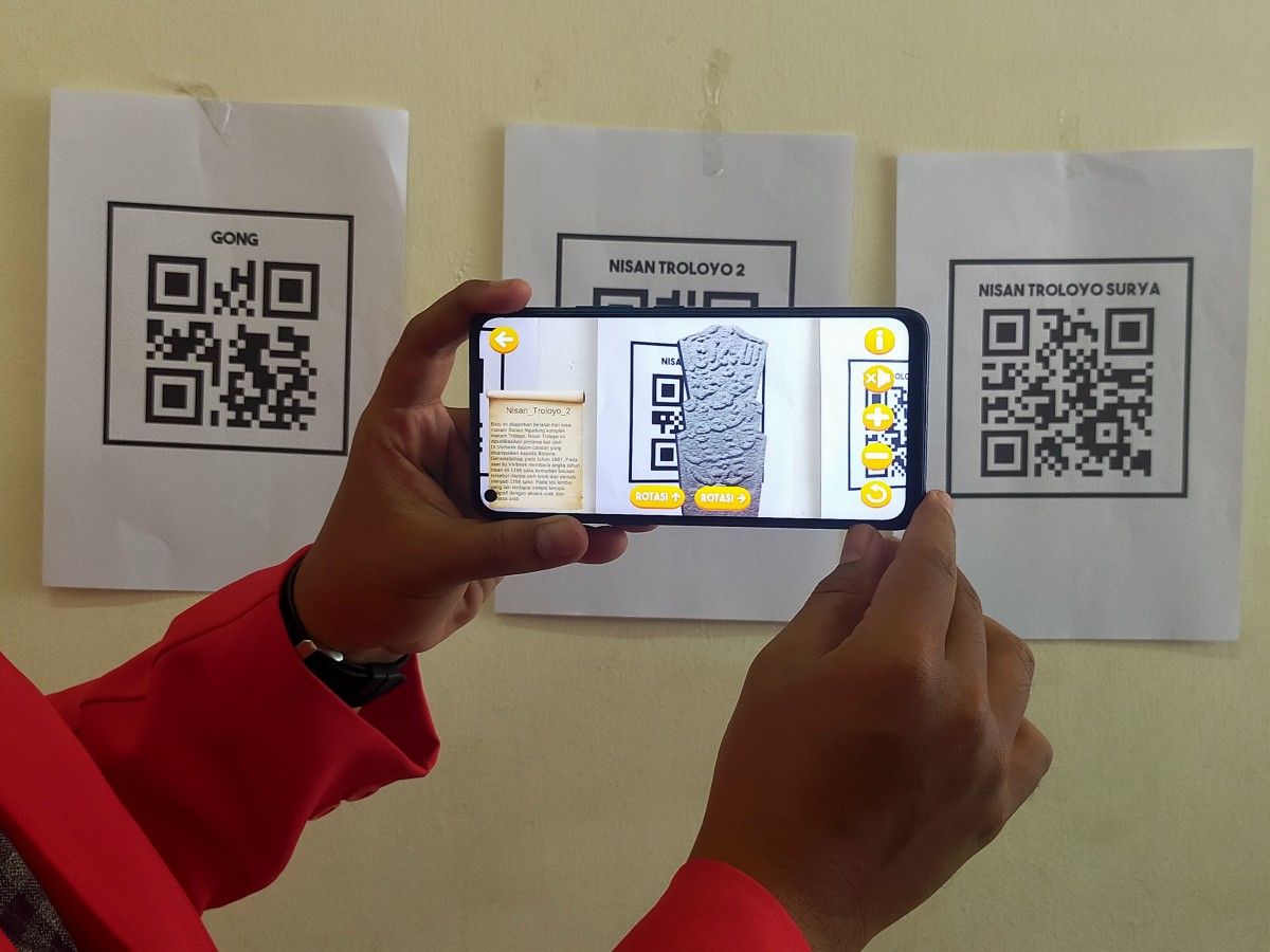 Mahasiswa Untag Surabaya Ciptakan Aplikasi 3D Benda Bersejarah Islam Majapahit