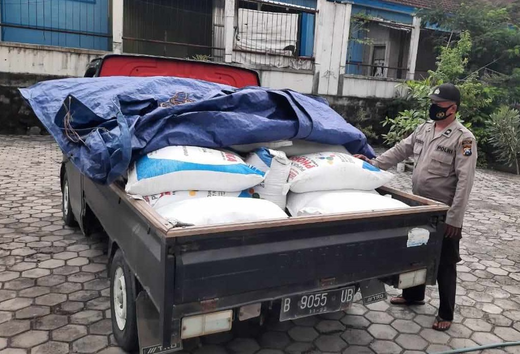 Polres Ngawi Gagalkan Penyelundupan 4,1 Ton Pupuk Bersubsidi, 2 Orang Ditangkap