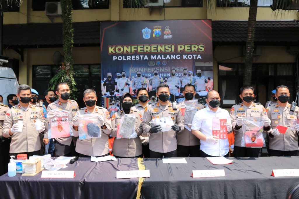 Kapolresta Malang Kota, Kombes Budi Hermanto, saat konferensi pers di halaman depan Polresta Malang Kota, Selasa 6 September 2022.