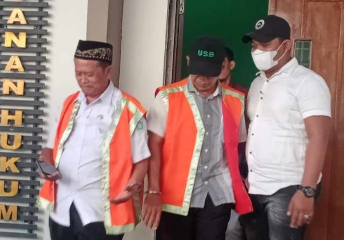 Terlibat Penipuan Biaya Sertifikat Tanah, Kejari Lamongan Tahan Kades Kadungrembug dan Pengacara