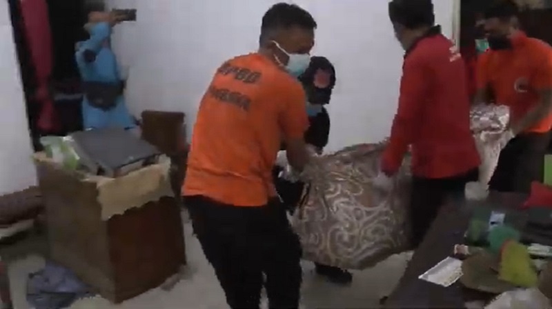 Terjerat Pinjol, Perawat di Surabaya Gantung Diri