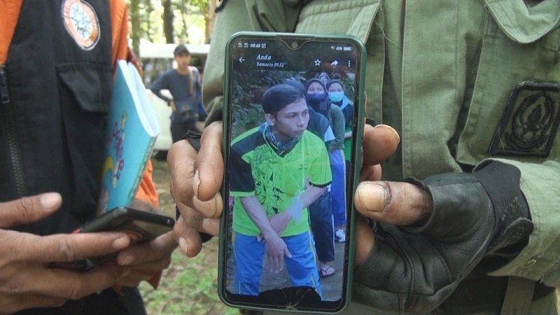 Korban hilang atas nama Rafi Dimas Badar (20) mahasiswa Wijaya Putra Kota Surabaya belum ditemukan (Foto / Istimewa)