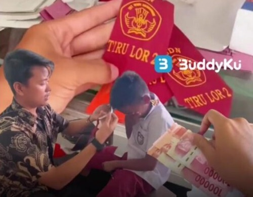 Video viral guru di Kediri belikan muridnya dasi dan sepatu/ist