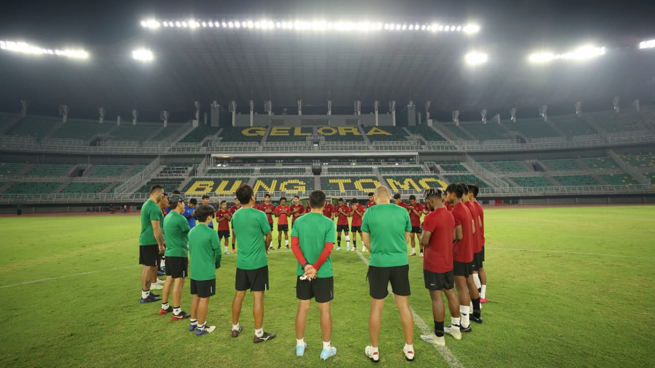 Pemain Timnas U-20 berlatih di Stadion GBT Surabaya/pssi