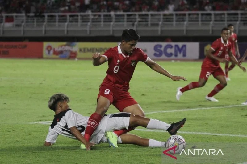 Striker Indonesia Hokky Caraka akan kembali tampil pada laga melawan Vietnam di babak penyisihan Grup F Kualifikasi Piala Asia U-20 di Stadion Gelora Bung Tomo Surabaya, Minggu (18/9/2022) malam. ANTARA/Moch Asim.