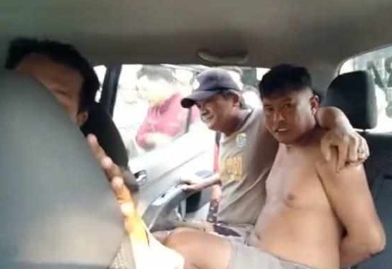 Supardi diamankan polisi usai merampas kalung milik penjual cenil (Foto / Metro TV)