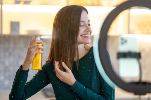 Simak 5 Kegunaan Hair Spray Yang Jarang Diketahui