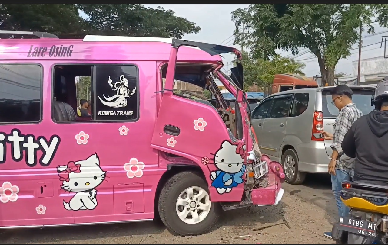 3 Kendaraan Tabrakan di Probolinggo, Pengendara Motor Tewas